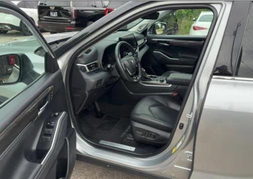 Celestial Silver Metallic 2023 Toyota Highlander Limited
