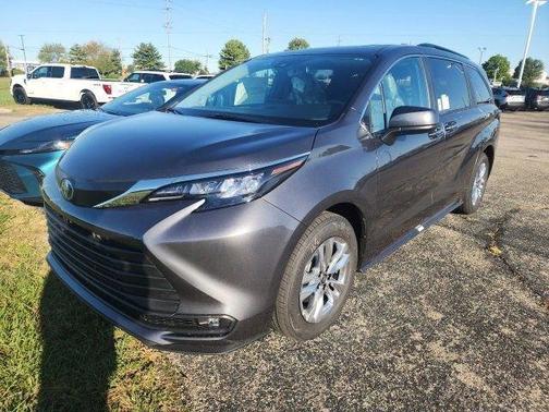 2025 Toyota Sienna XLE