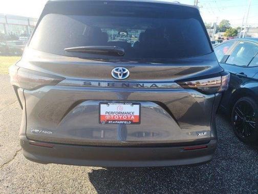2025 Toyota Sienna XLE