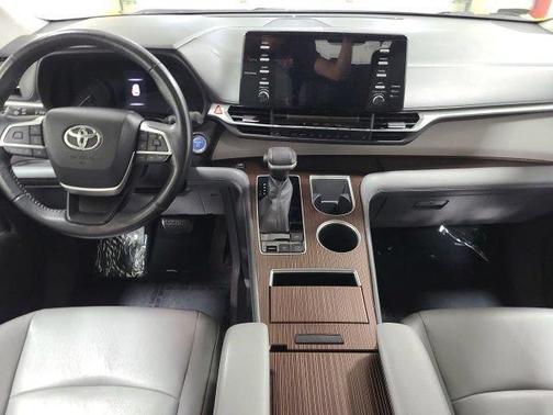 Predawn Gray Mica 2022 Toyota Sienna XLE