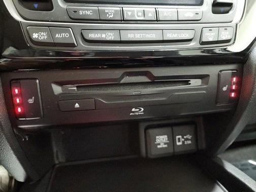 2022 Honda Pilot Touring 7-Passenger