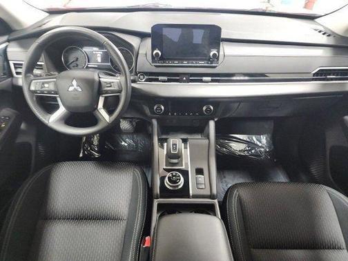 2022 Mitsubishi Outlander ES