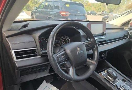 2022 Mitsubishi Outlander ES