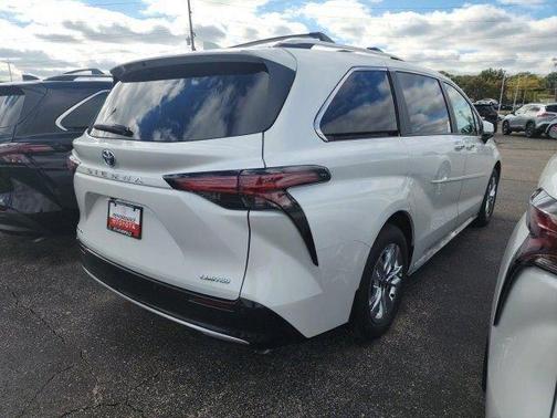 2025 Toyota Sienna Limited