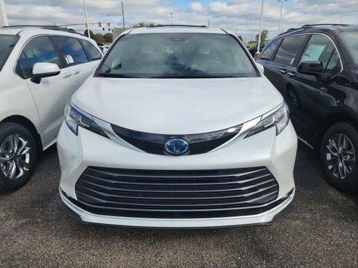 2025 Toyota Sienna Limited