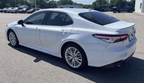 2020 Toyota Camry Hybrid XLE
