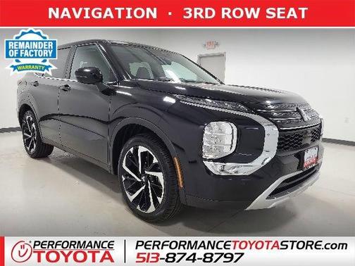Black 2024 Mitsubishi Outlander SE
