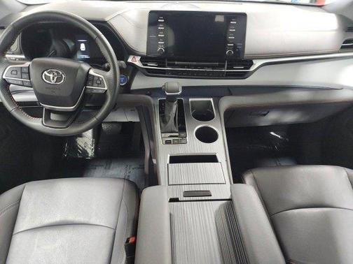 2024 Toyota Sienna XSE 7 Passenger