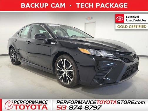 Midnight Black Metallic 2020 Toyota Camry SE