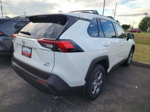 2025 Toyota RAV4 Hybrid LE