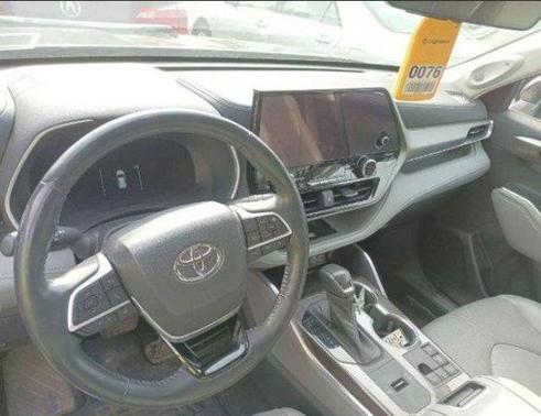 Midnight Black Metallic 2023 Toyota Highlander Hybrid Limited