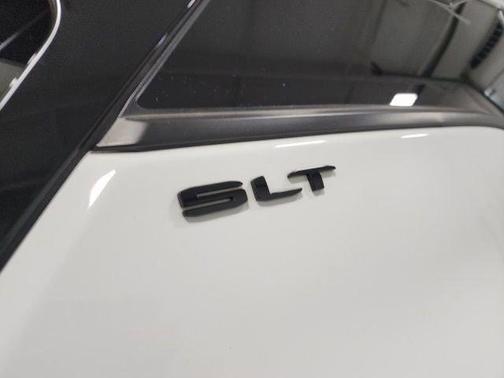 Summit White 2022 GMC Terrain SLT