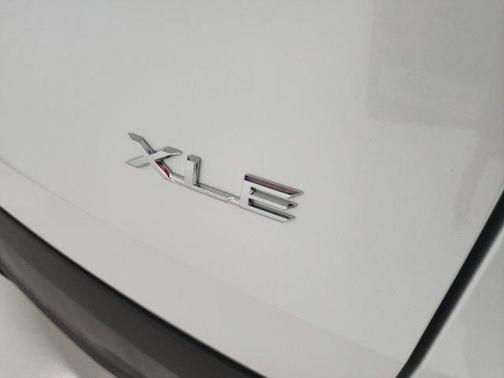 Wind Chill Pearl 2026 Toyota Grand Highlander XLE