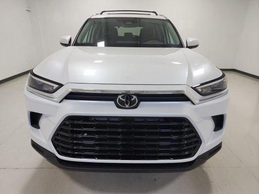 Wind Chill Pearl 2026 Toyota Grand Highlander XLE