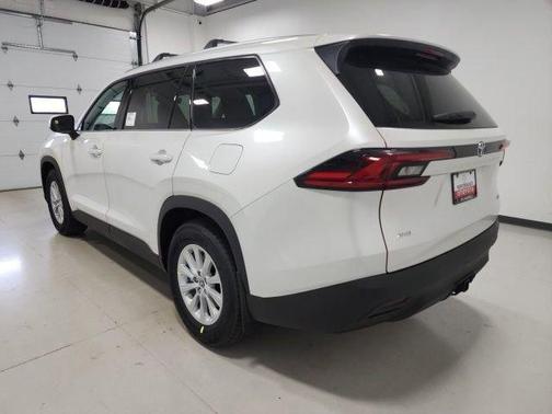 Wind Chill Pearl 2026 Toyota Grand Highlander XLE