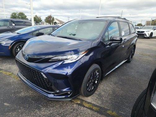 2025 Toyota Sienna XSE 7 Passenger