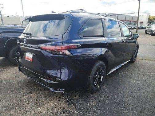 2025 Toyota Sienna XSE 7 Passenger