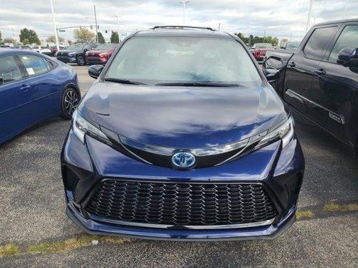 2025 Toyota Sienna XSE 7 Passenger