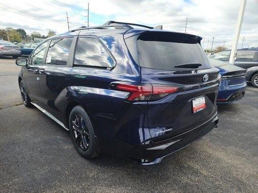 2025 Toyota Sienna XSE 7 Passenger