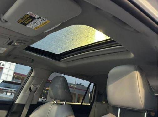 Wind Chill Pearl 2022 Toyota Highlander Hybrid XLE