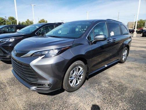 2025 Toyota Sienna XLE