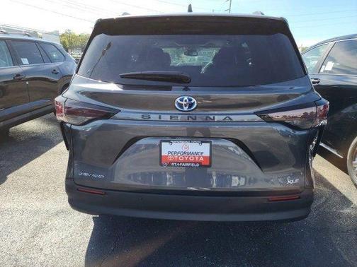2025 Toyota Sienna XLE