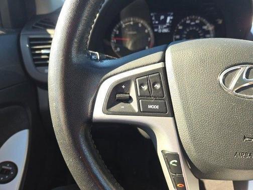 2013 Hyundai Accent SE