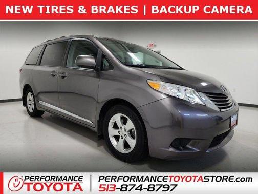 2017 Toyota Sienna LE