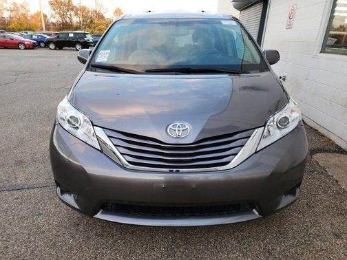 2017 Toyota Sienna LE
