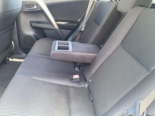 Super White 2015 Toyota RAV4 XLE