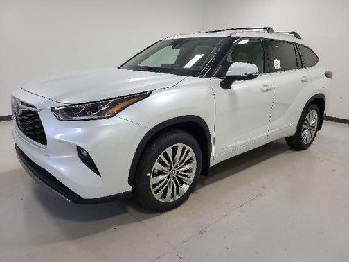 Wind Chill Pearl 2026 Toyota Highlander Platinum