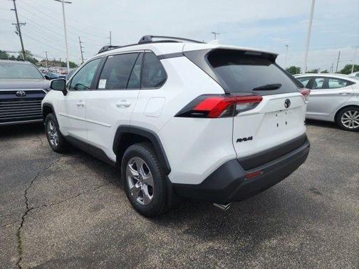 2025 Toyota RAV4 XLE