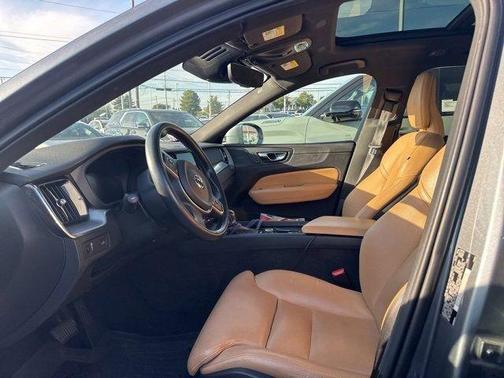 2019 Volvo XC60 T5 Momentum