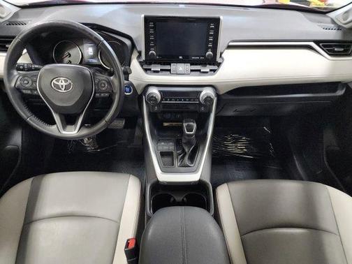2020 Toyota RAV4 XLE Premium