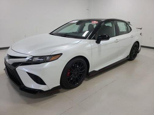 Wind Chill Pearl / Midnight Black Metallic 2022 Toyota Camry XSE V6
