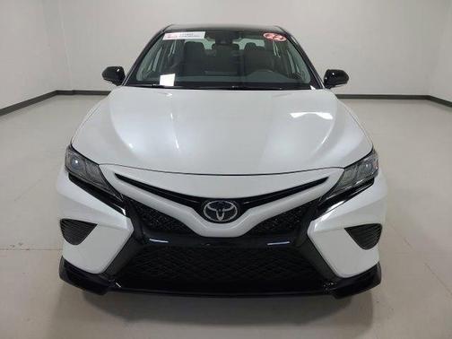 Wind Chill Pearl / Midnight Black Metallic 2022 Toyota Camry XSE V6
