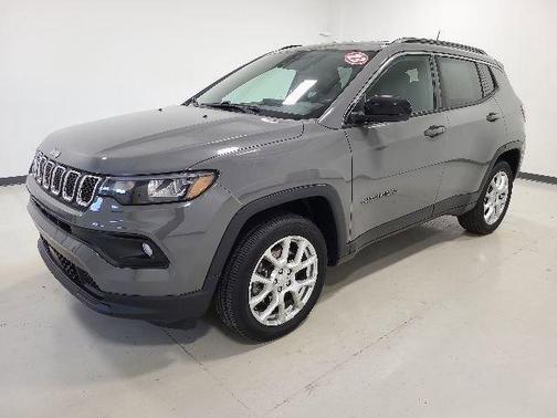Sting Gray Clearcoat 2023 Jeep Compass Latitude Lux