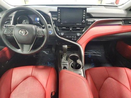 2022 Toyota Camry Hybrid XSE