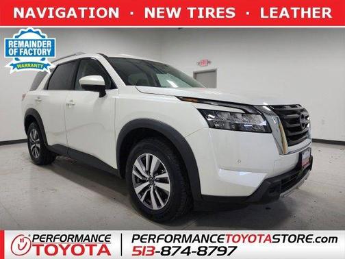 2023 Nissan Pathfinder SL