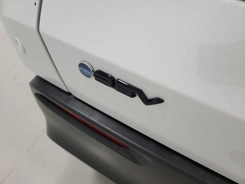 Wind Chill Pearl 2026 Toyota bZ XLE PLUS
