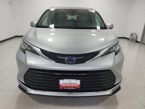 2021 Toyota Sienna XLE