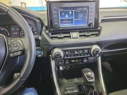 2022 Toyota RAV4 Hybrid SE