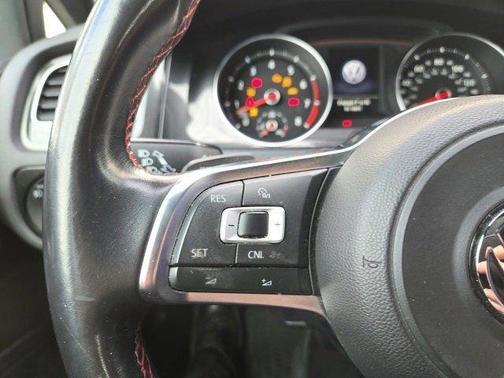 2016 Volkswagen Golf GTI 2.0T SE 4-Door