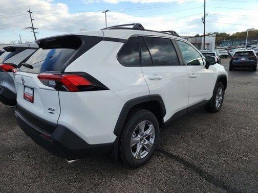 2025 Toyota RAV4 XLE