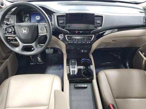 Deep Scarlet Pearl 2021 Honda Pilot Touring 7-Passenger