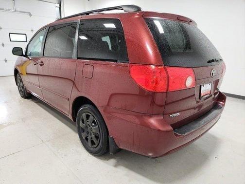 2010 Toyota Sienna LE