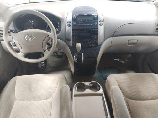 2010 Toyota Sienna LE