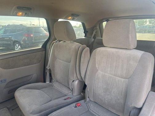 2010 Toyota Sienna LE