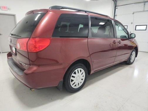 2010 Toyota Sienna LE