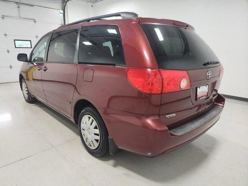 2010 Toyota Sienna LE